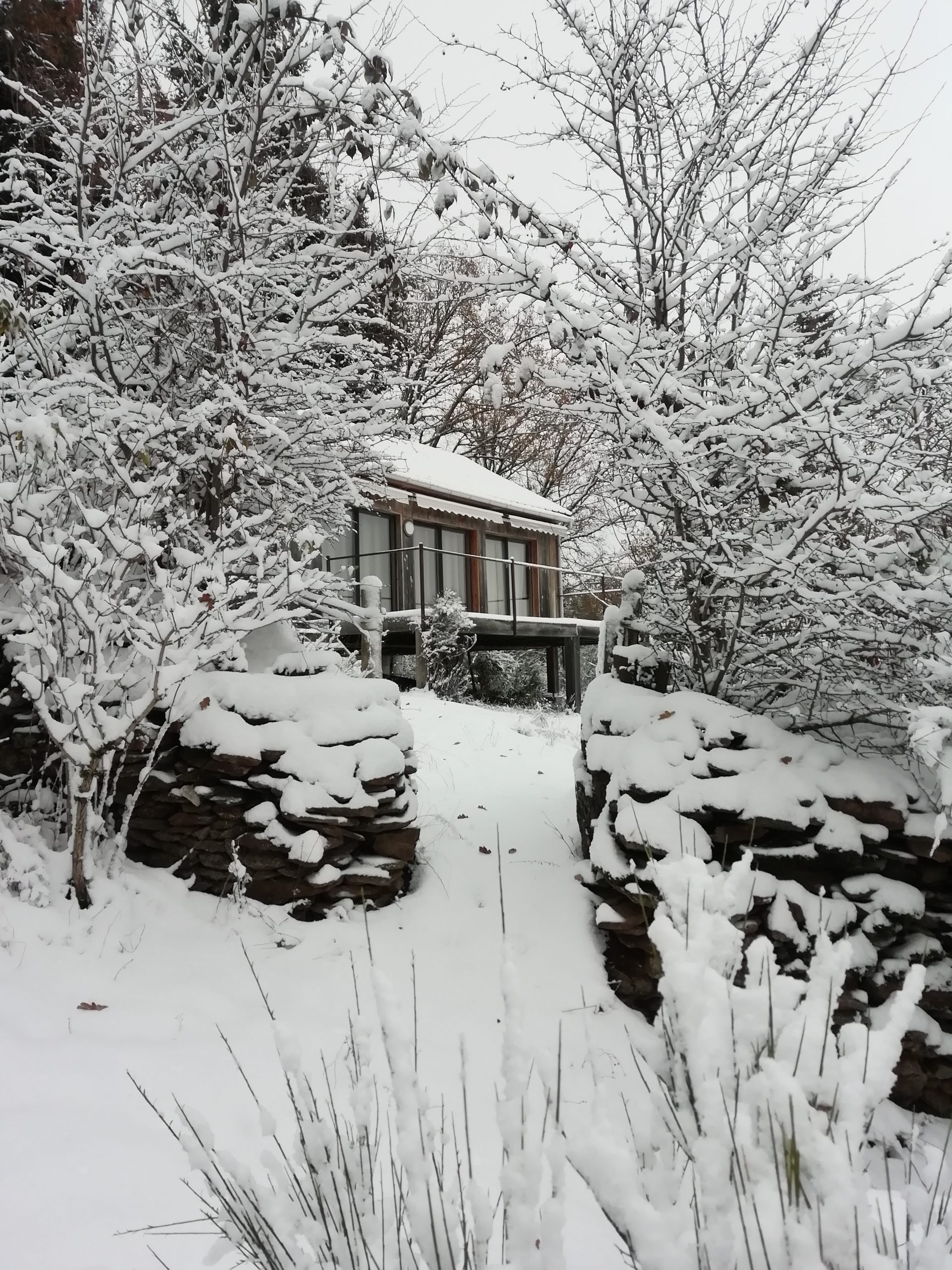Le chalet sous la neige